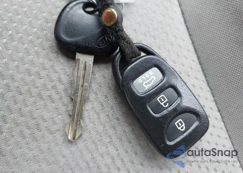 2010 Kia Forte Ex z USA, uszkodzony, nr VIN KNAFU4A25A5824048